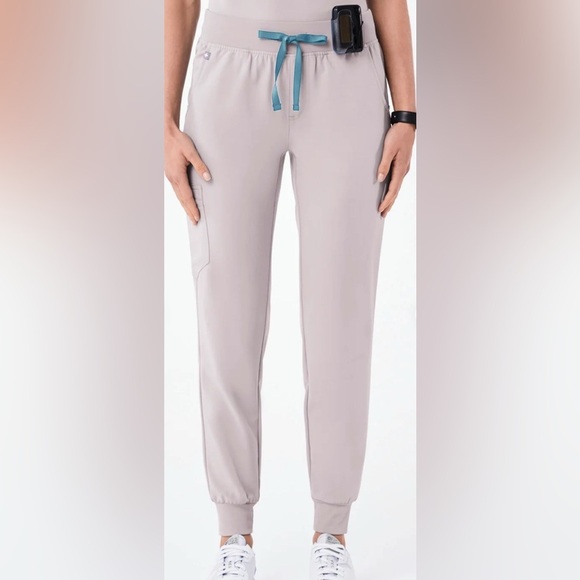 NWT Figs Women’s Zamora High Waisted Jogger Scrub Pants in Taupe Sz L - Picture 1 of 14